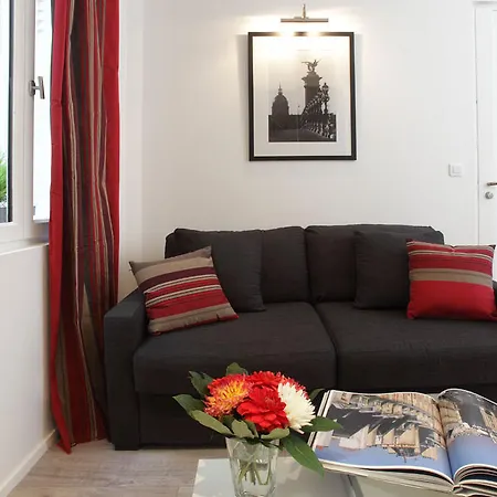Cosy Junior In Le Marais Paryż